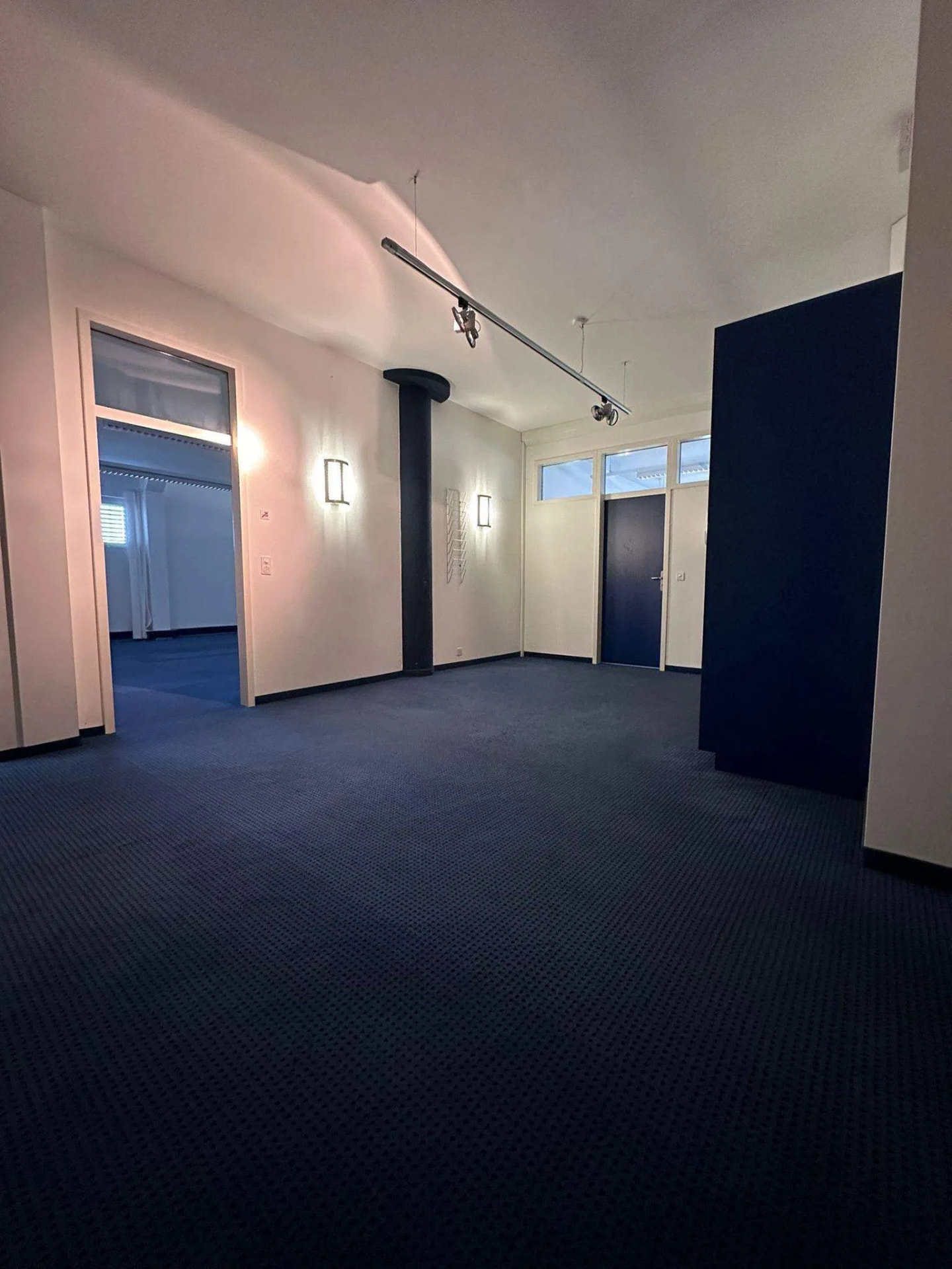 Gereinigte Büro- und Gewerbefläche mit Teppichboden